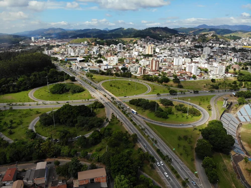 Vista aérea de Ipatinga/MG, base da Clave Distribuidora